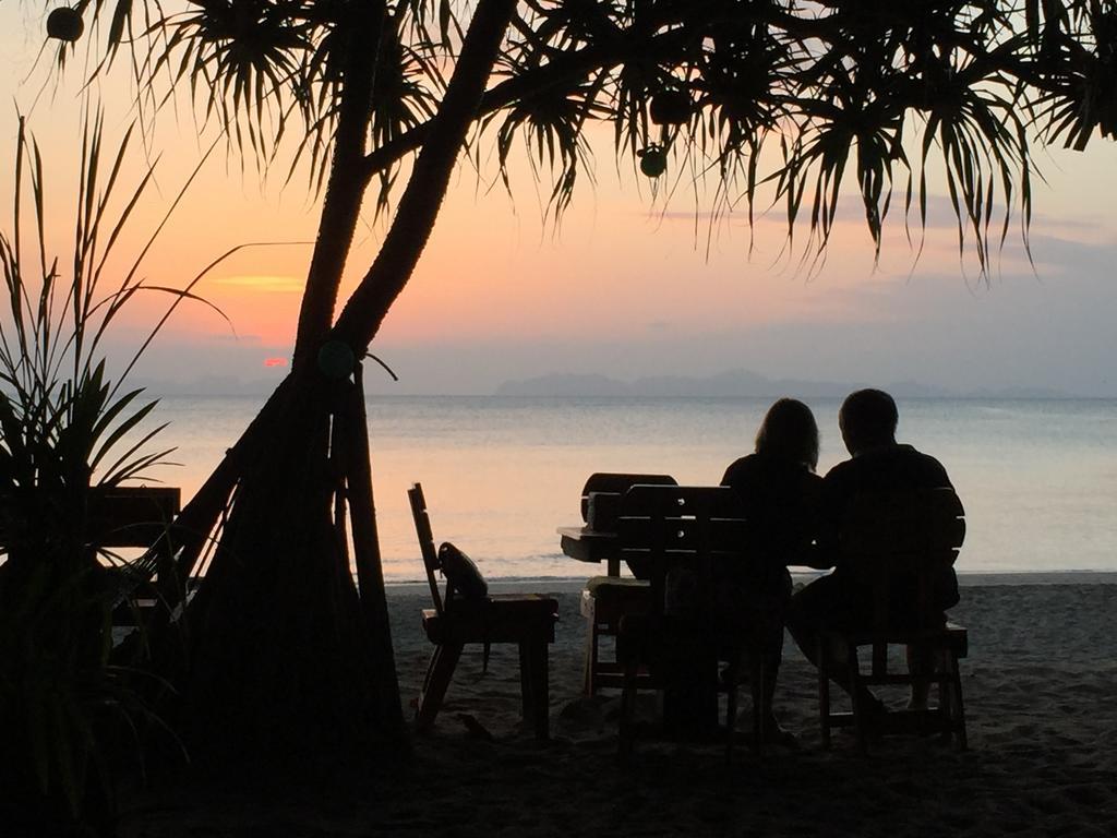 Отель Cocobar&Bungalow'Kohjum Кох-Юм Экстерьер фото