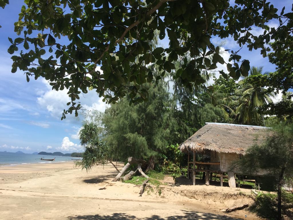 Отель Cocobar&Bungalow'Kohjum Кох-Юм Экстерьер фото