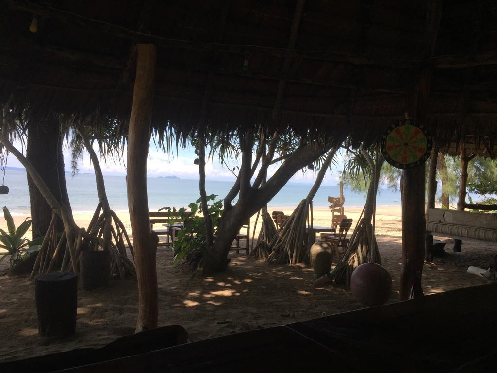 Отель Cocobar&Bungalow'Kohjum Кох-Юм Экстерьер фото